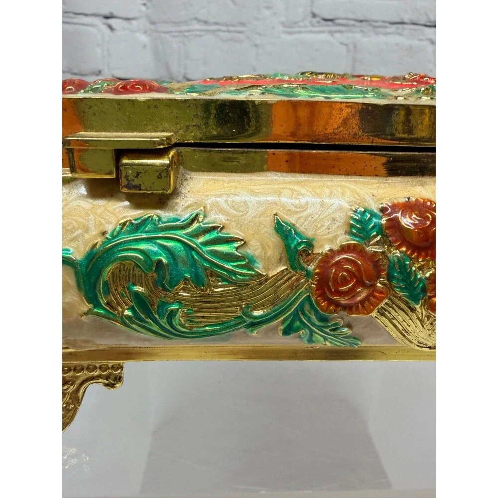 Vtg Jewelry Box Metal Enamel Christmas Scene Footed  Santa Sleigh Russian Troika